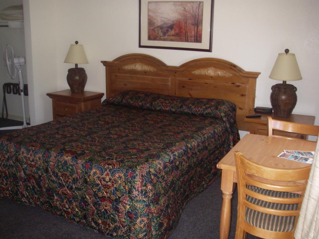 The Capri Hotel South Lake Tahoe Room photo